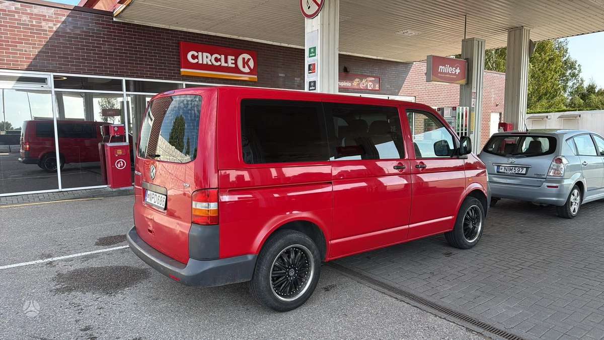 Volkswagen Transporter 2007 — rear view
