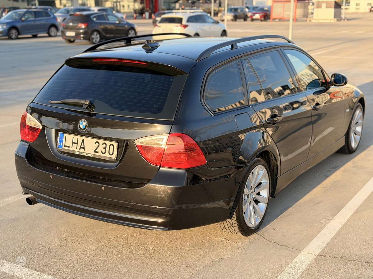 BMW 318 2007 — photo 11