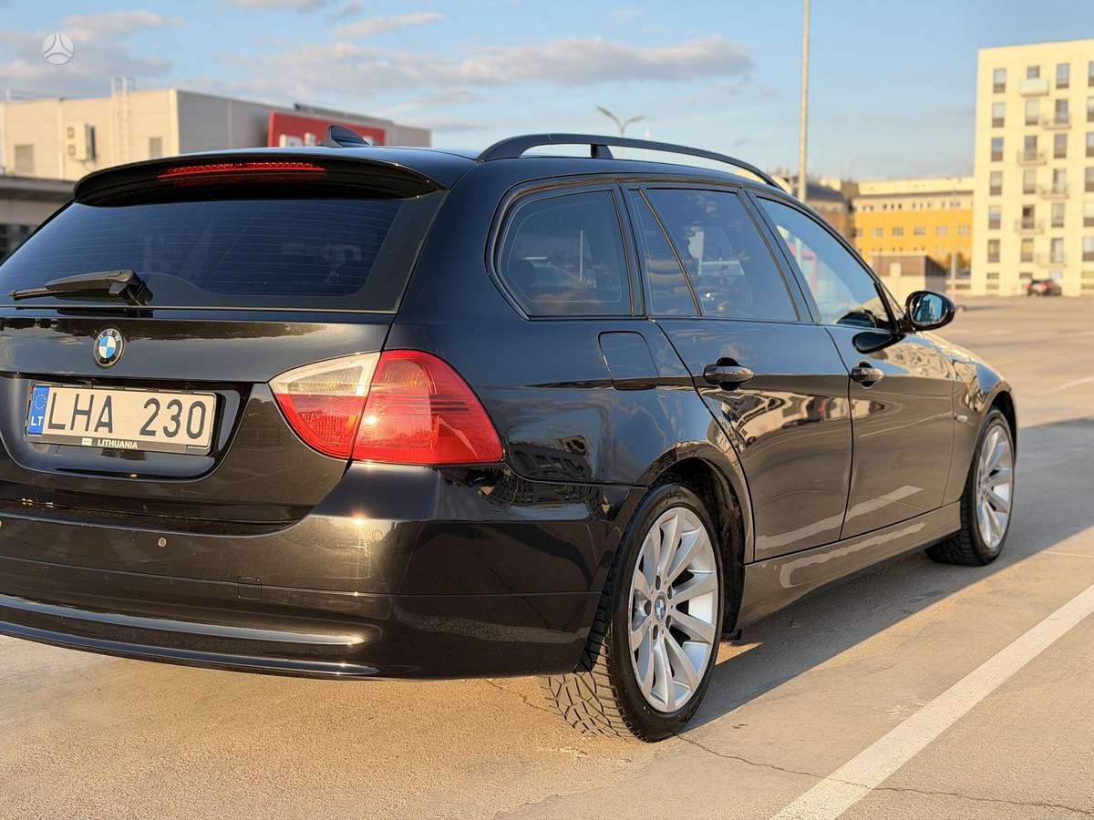 BMW 318 2007 — photo 12