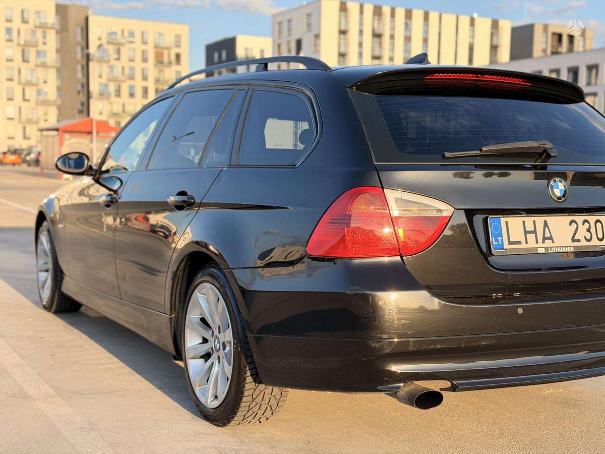 BMW 318 2007 — photo 13