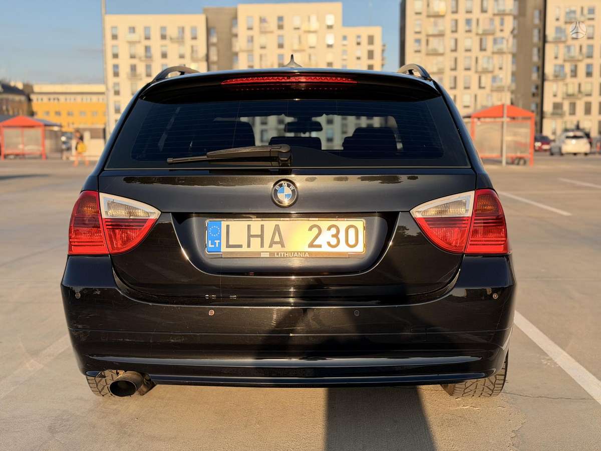 BMW 318 2007 — photo 14