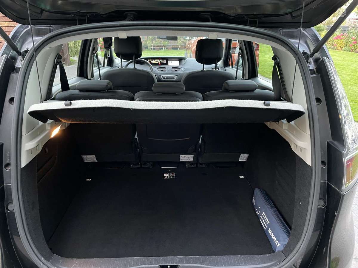 Renault Scenic 2012 — фото 21
