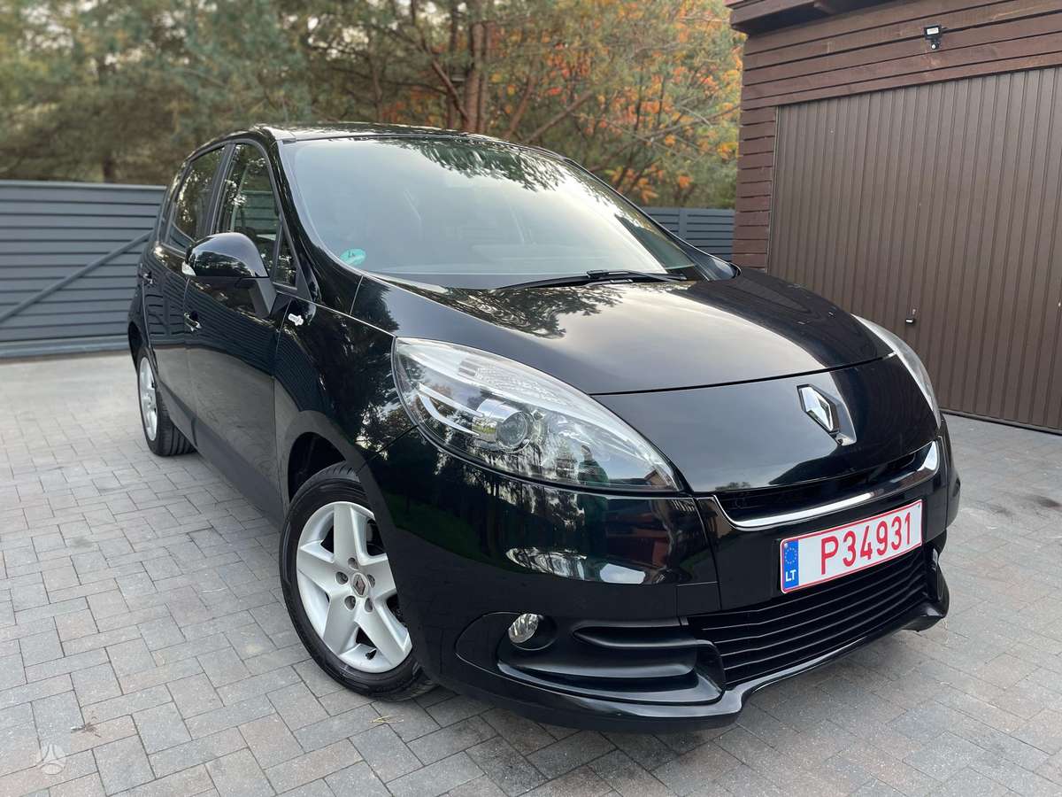 Renault Scenic 2012 — салон