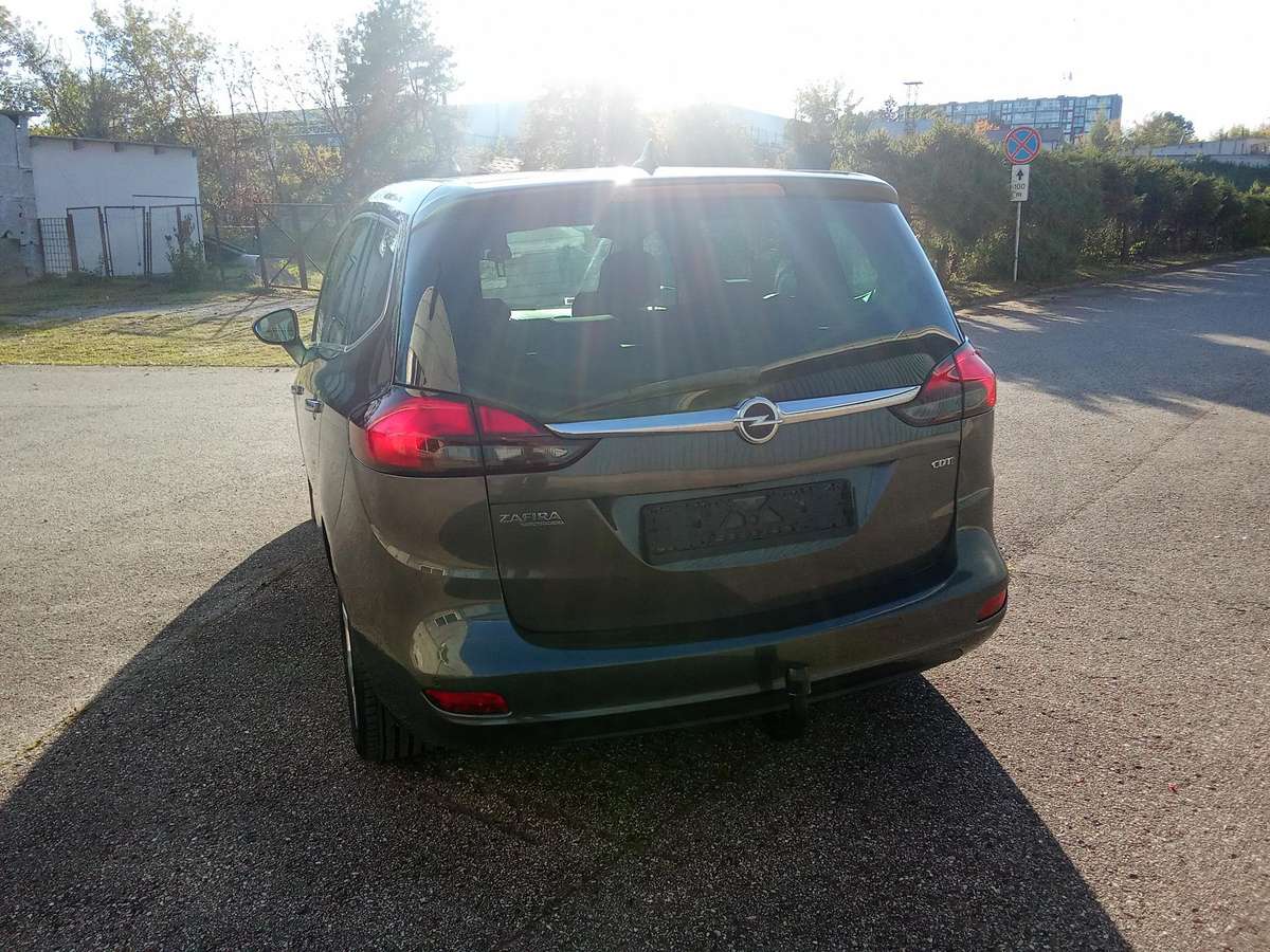 Opel Zafira 2013 — photo 12