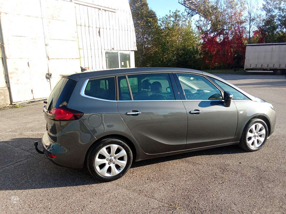 Opel Zafira 2013 — photo 14
