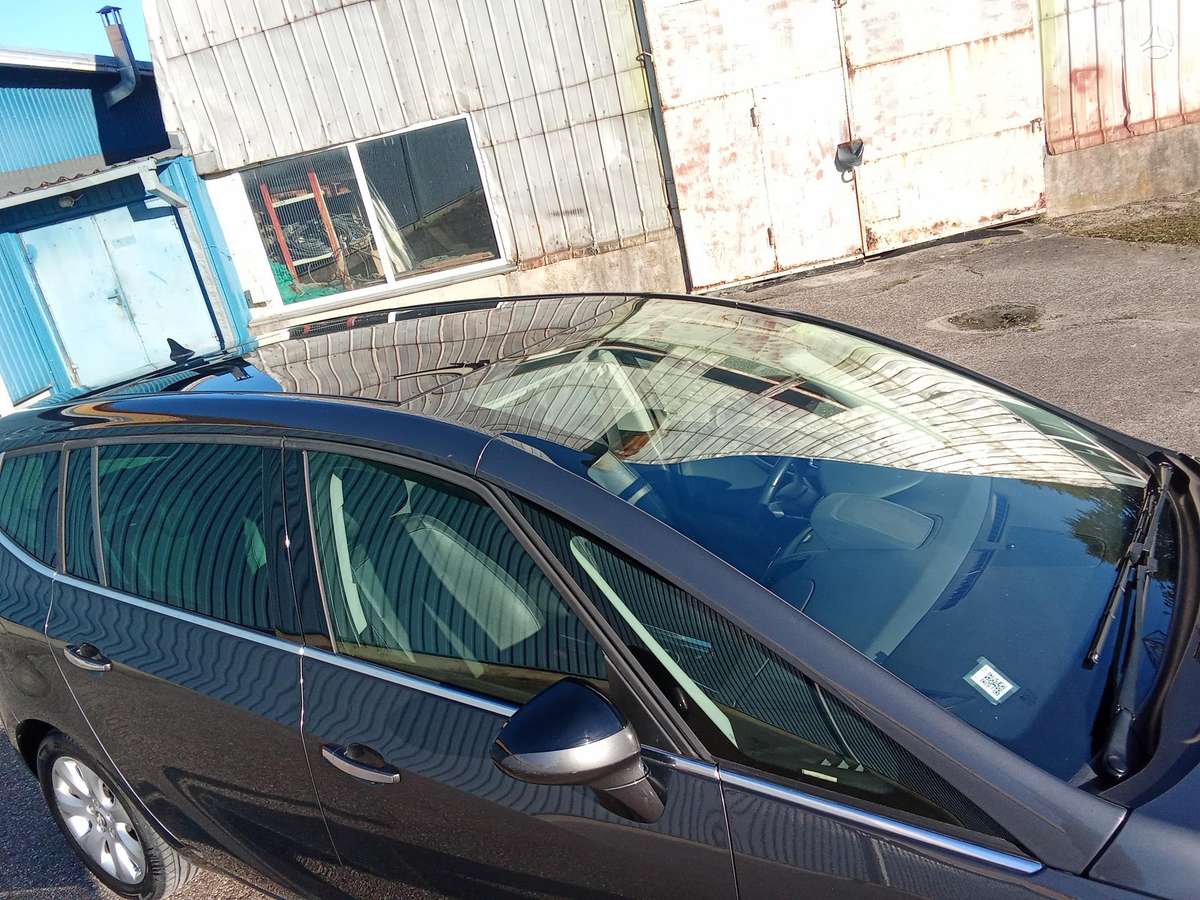 Opel Zafira 2013 — photo 18