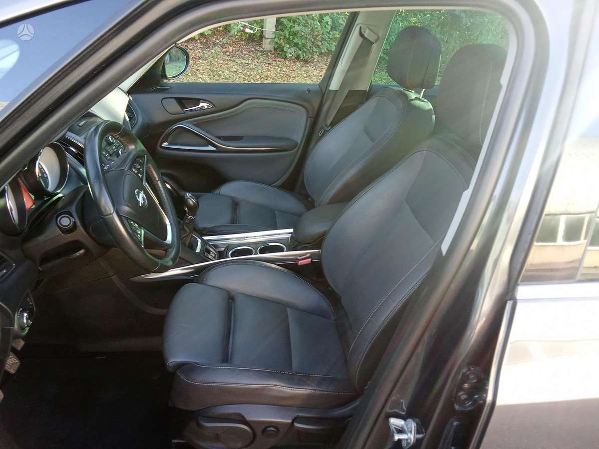 Opel Zafira 2013 — photo 22