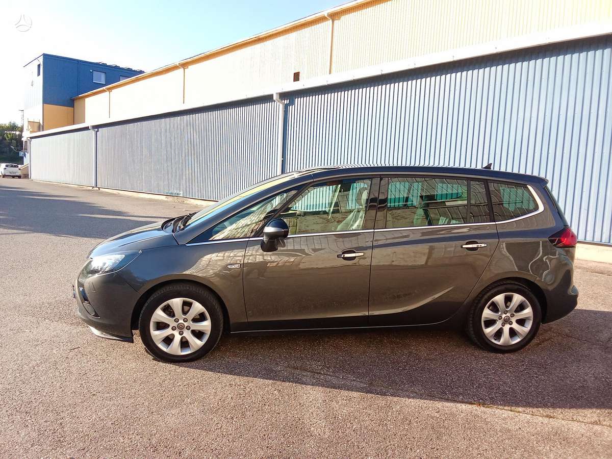 Opel Zafira 2013 — photo 8