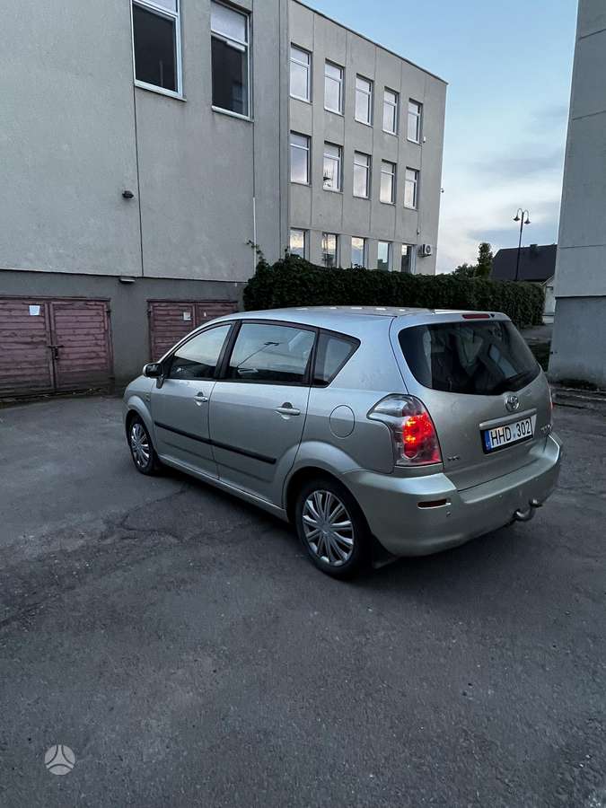 Toyota Corolla 2004 — photo 5