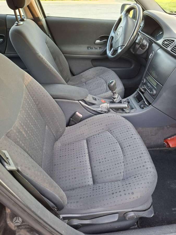 Renault Laguna 2005 — салон