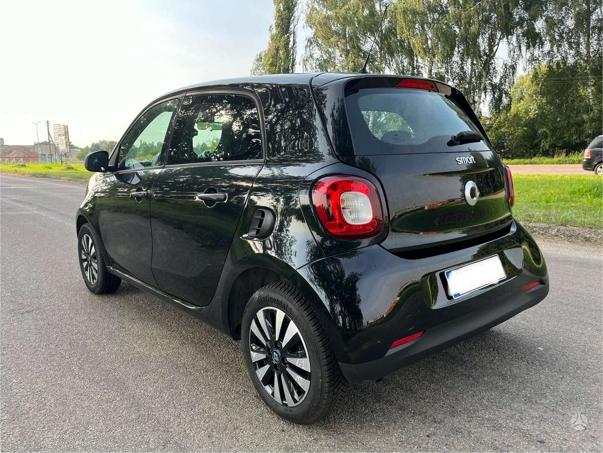 Smart Forfour 2015 — rear view