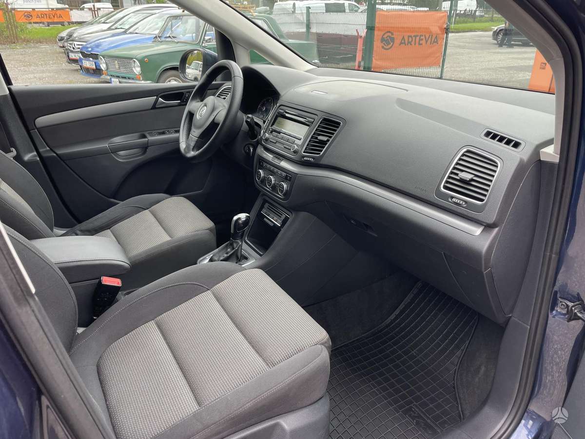 Volkswagen Sharan 2015 — photo 10