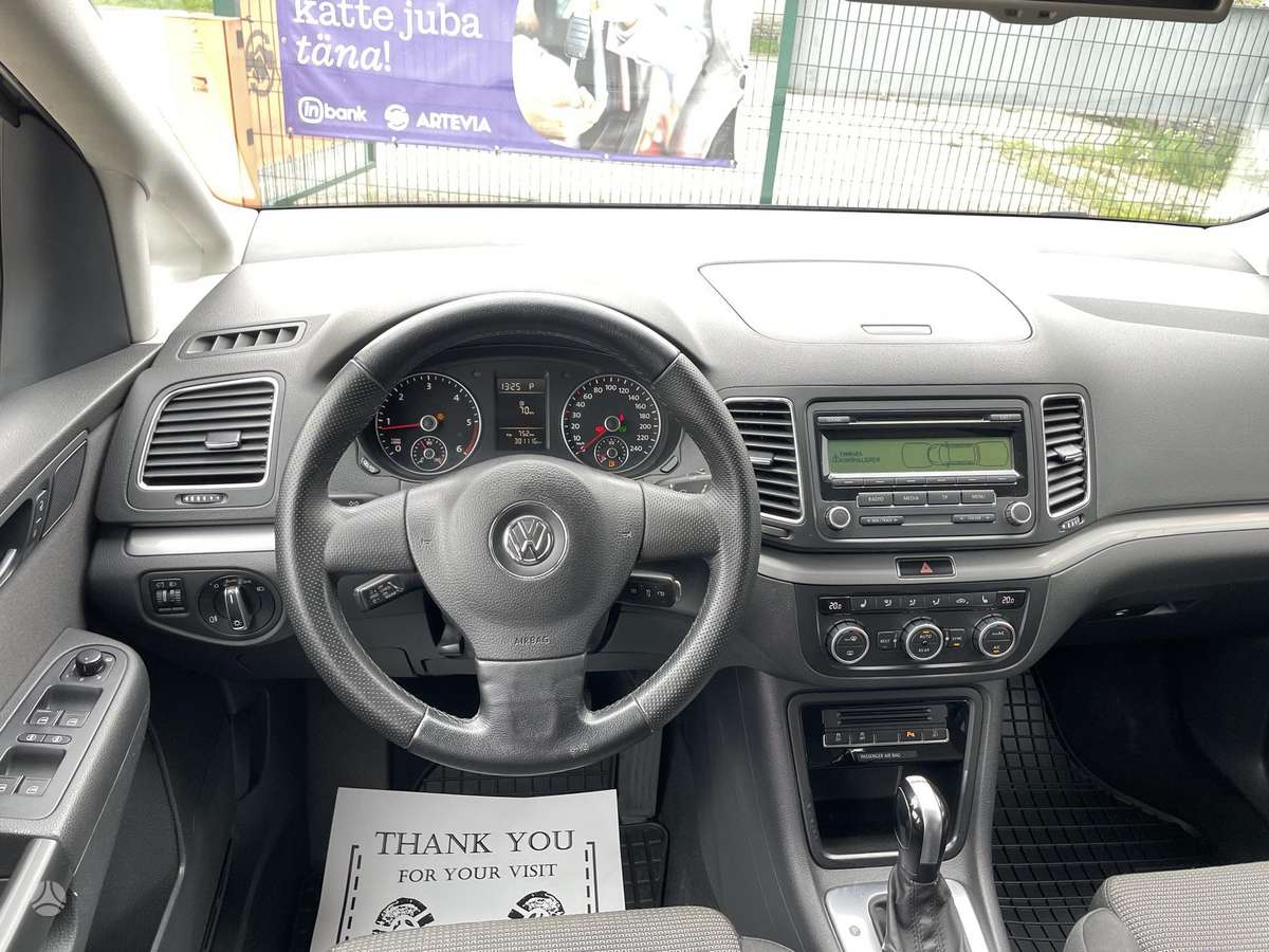 Volkswagen Sharan 2015 — photo 11