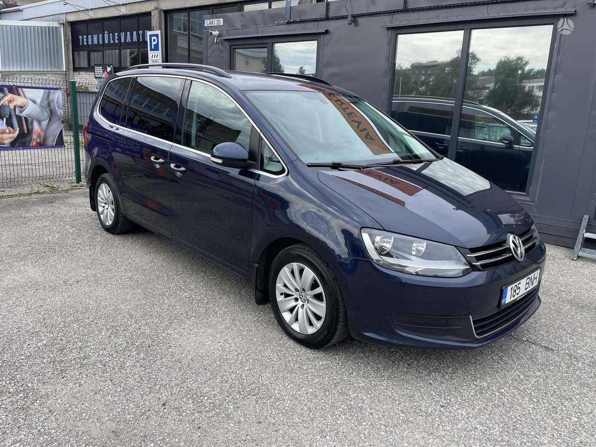 Volkswagen Sharan 2015 — rear view