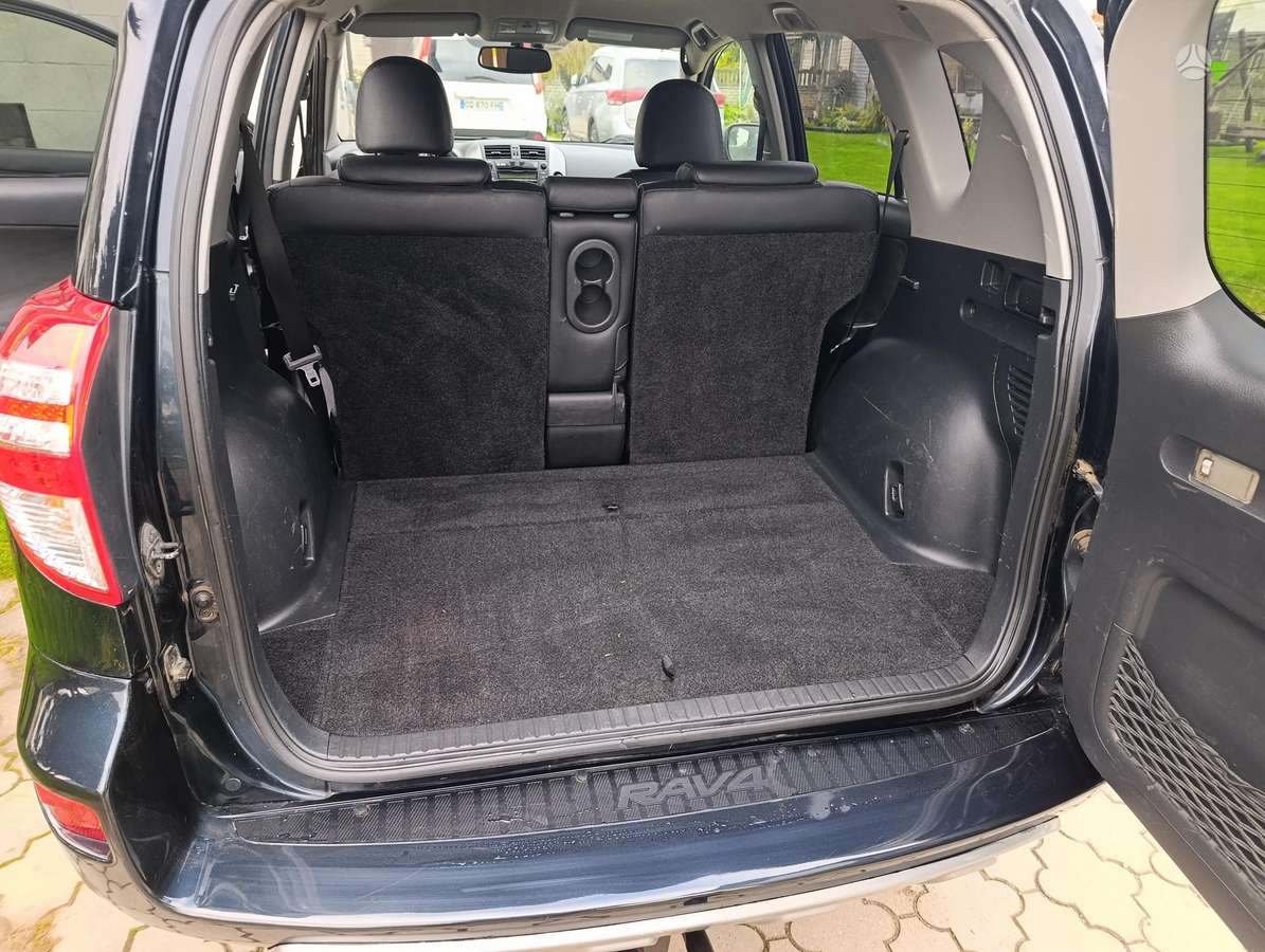 Toyota RAV4 2011 — photo 15