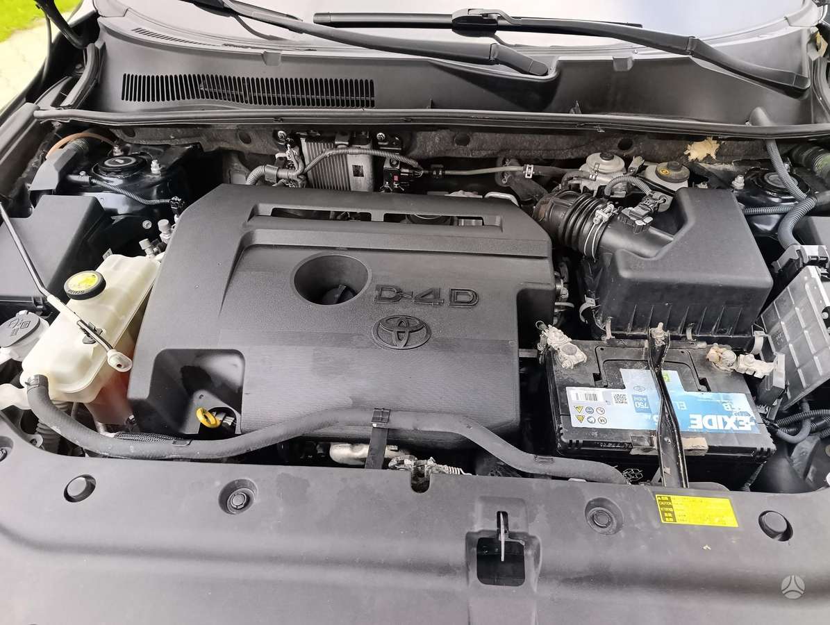 Toyota RAV4 2011 — photo 16