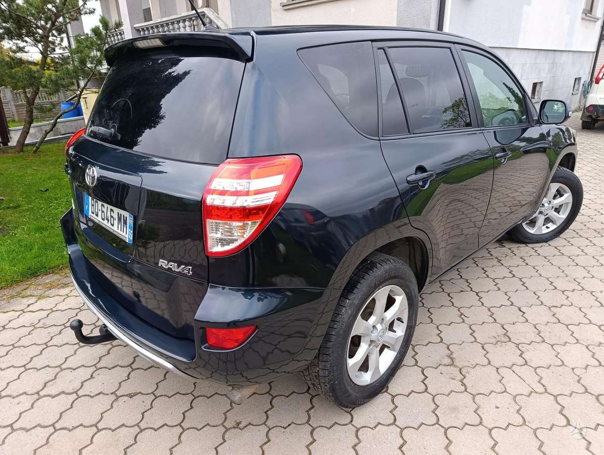 Toyota RAV4 2011 — photo 6