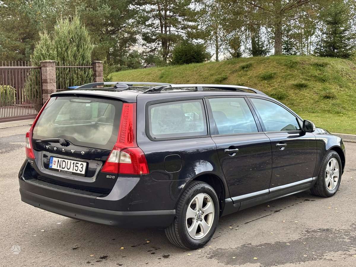 Volvo V70 2008 — interior