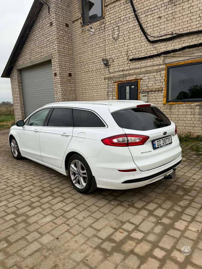 Ford Mondeo 2015 — салон