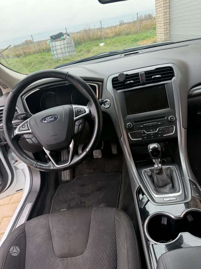 Ford Mondeo 2015 — фото 9