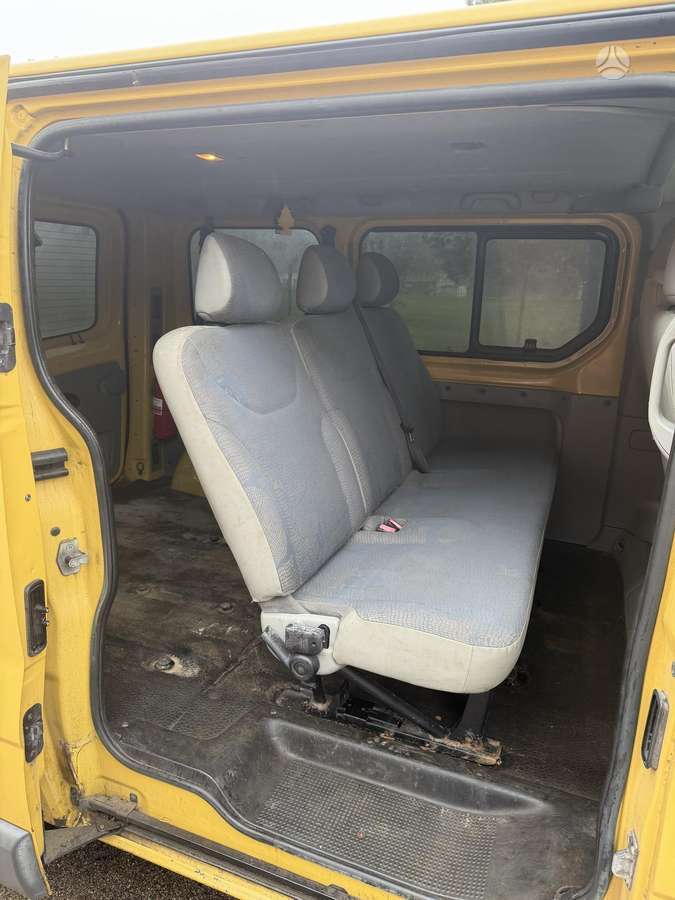 Renault Trafic 2004 — фото 13