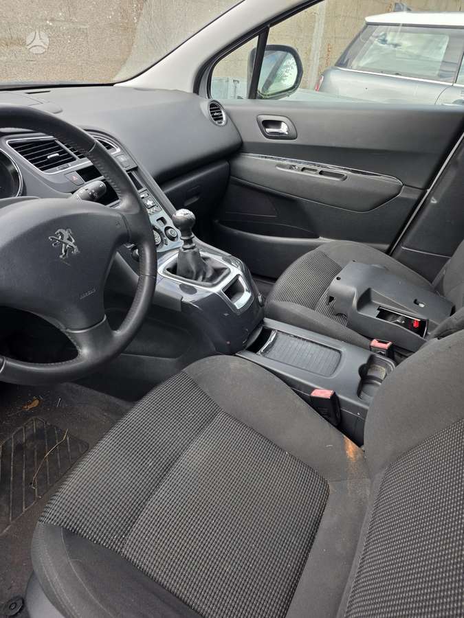Peugeot 5008 2014 — photo 10