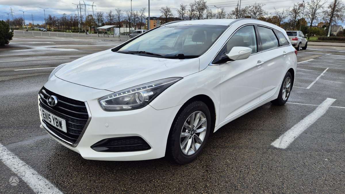 Hyundai i40 2015 — вигляд ззаду
