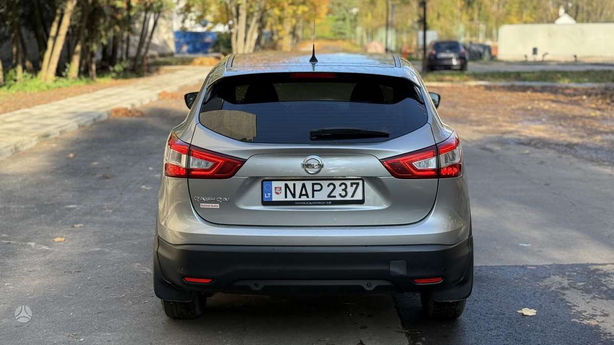 Nissan Qashqai 2014 — interior