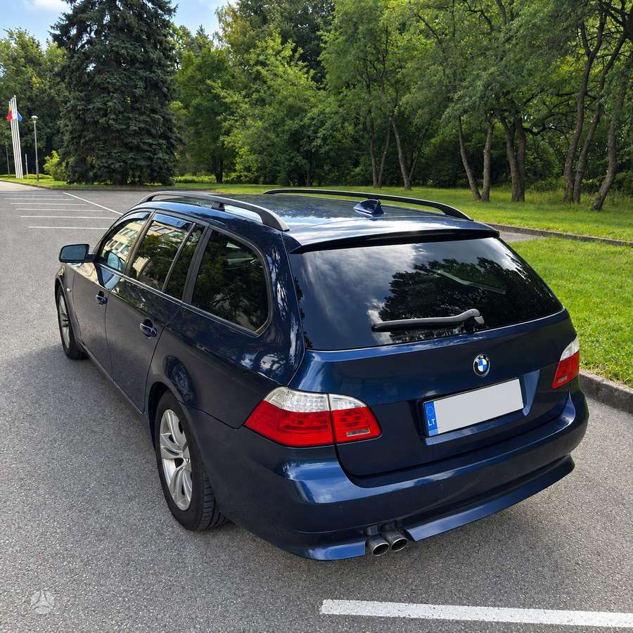 BMW 525 2009 — engine 2993 cm³, 197 HP (145kW)