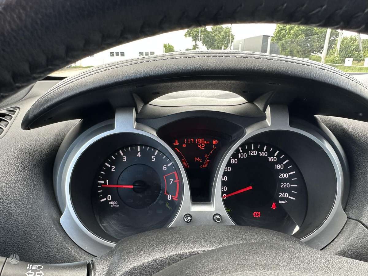 Nissan Juke 2015 — photo 14