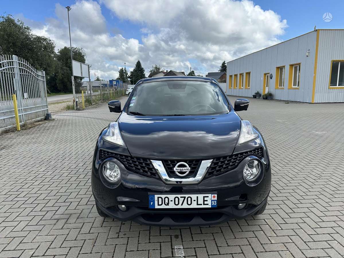 Nissan Juke 2015 — rear view