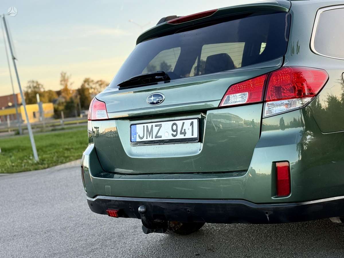 Subaru Outback 2011 — photo 10