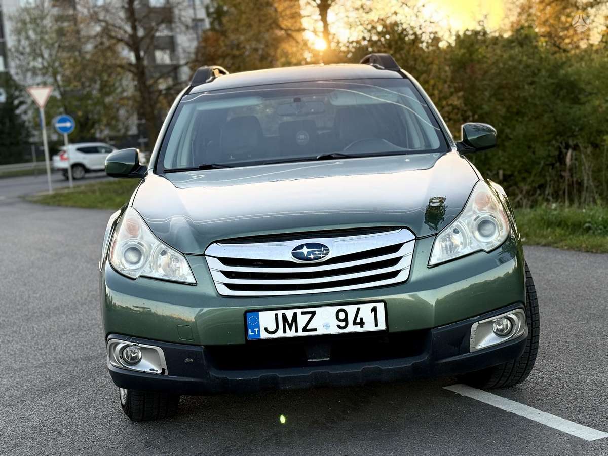 Subaru Outback 2011 — photo 11