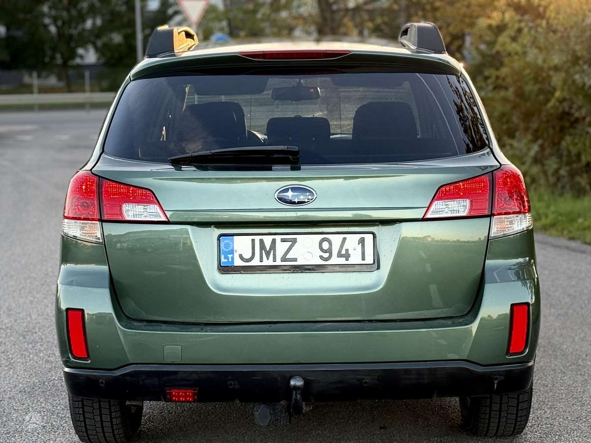 Subaru Outback 2011 — photo 12