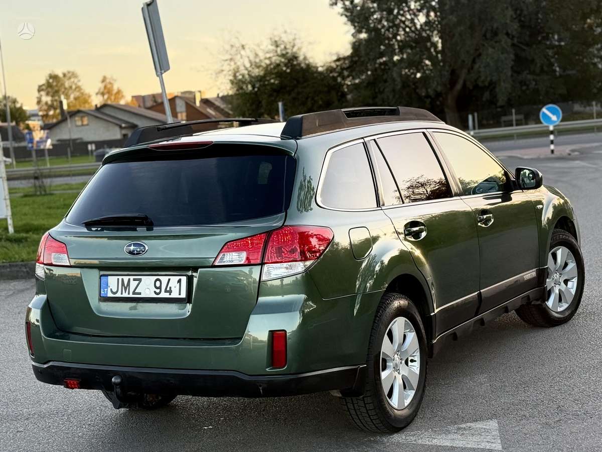 Subaru Outback 2011 — photo 14