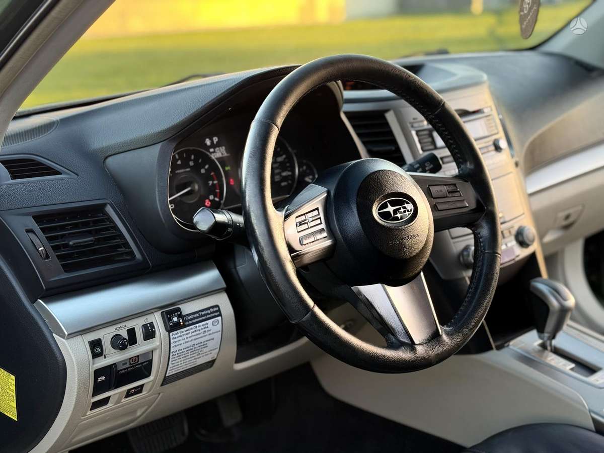 Subaru Outback 2011 — photo 15