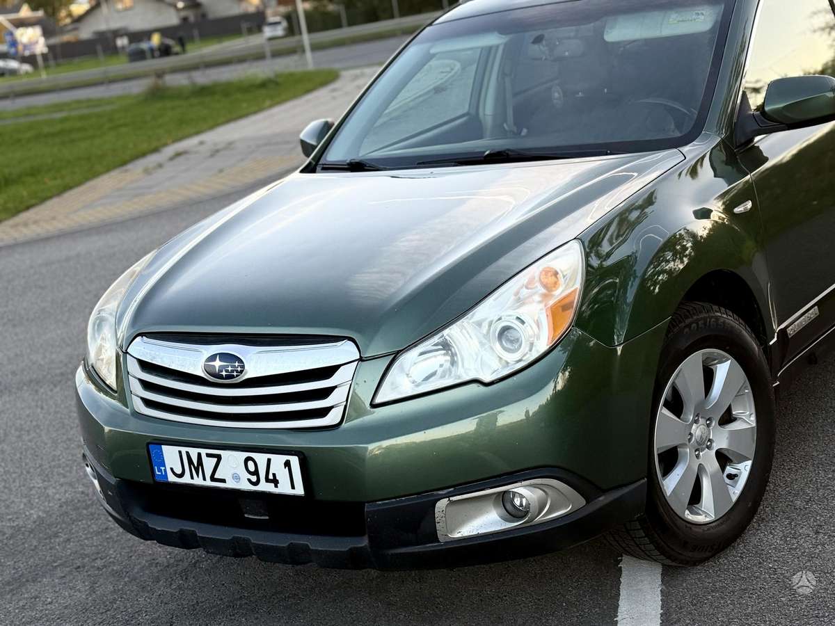 Subaru Outback 2011 — photo 9