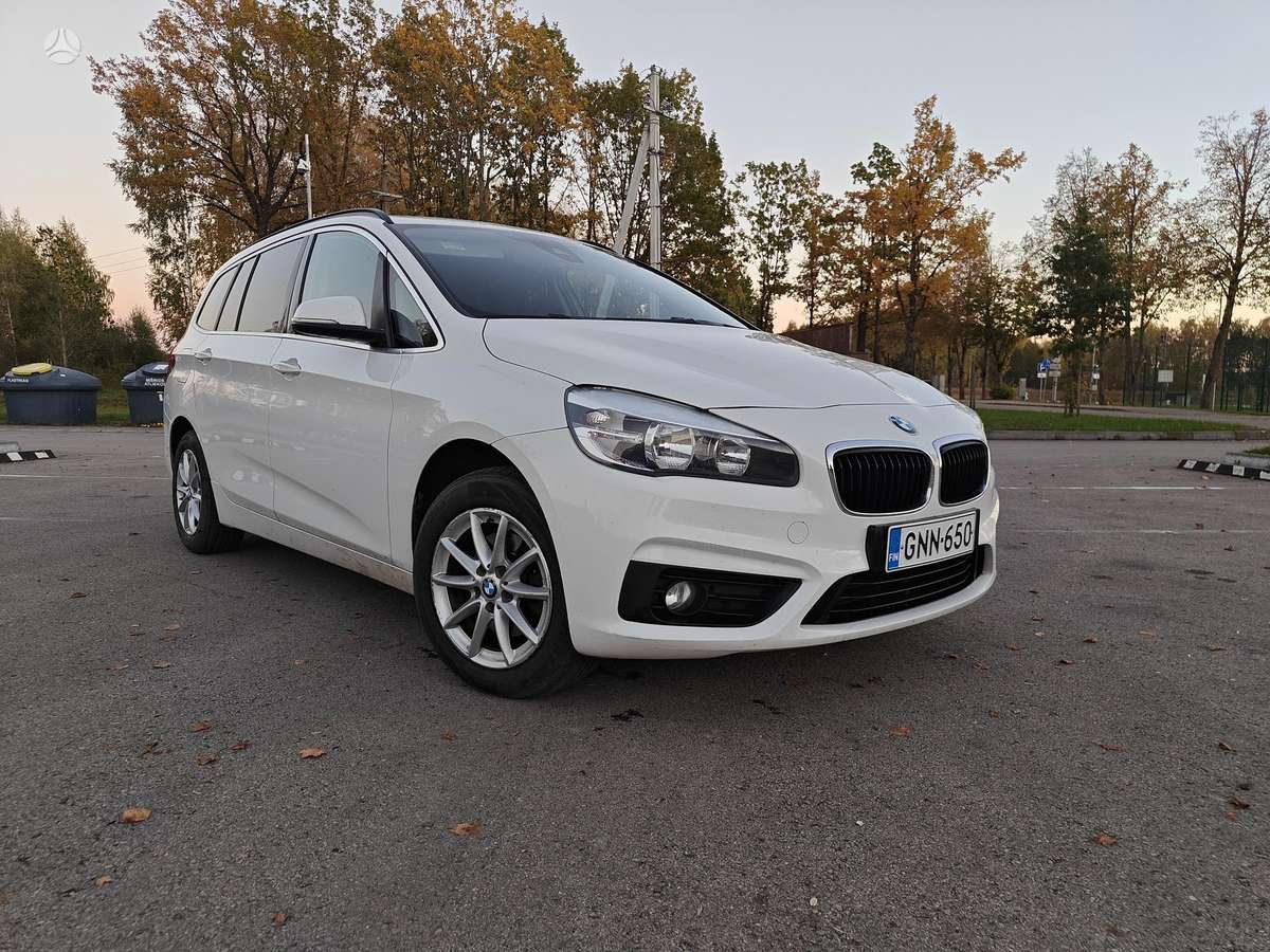 BMW 216, 2015