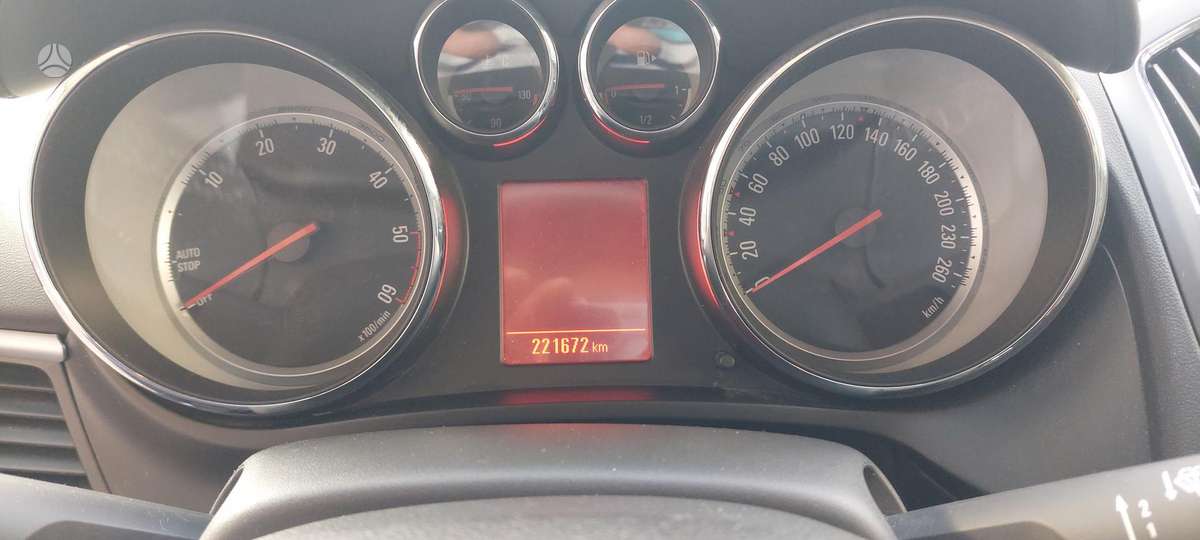 Opel Zafira 2012 — photo 11