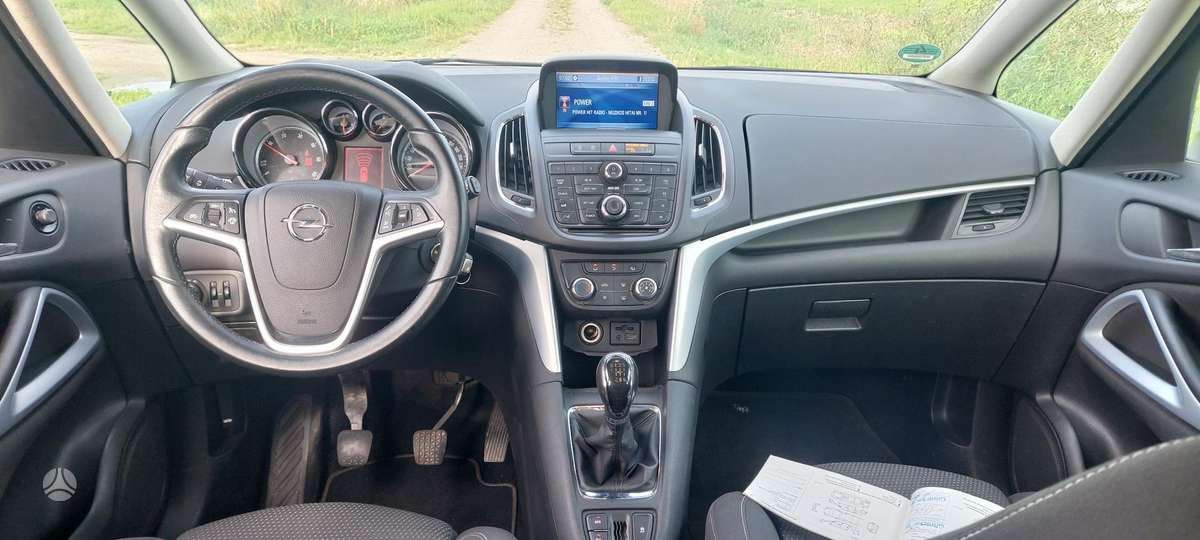 Opel Zafira 2012 — photo 12
