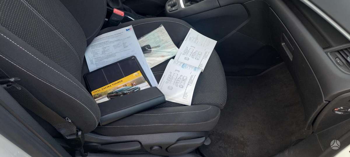 Opel Zafira 2012 — photo 14
