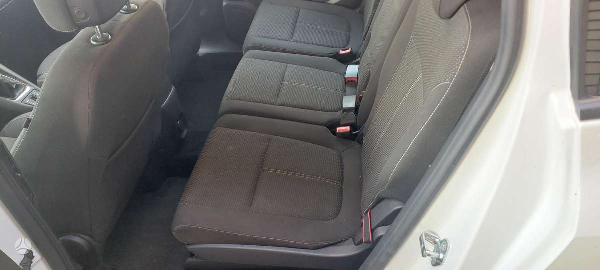 Opel Zafira 2012 — photo 9