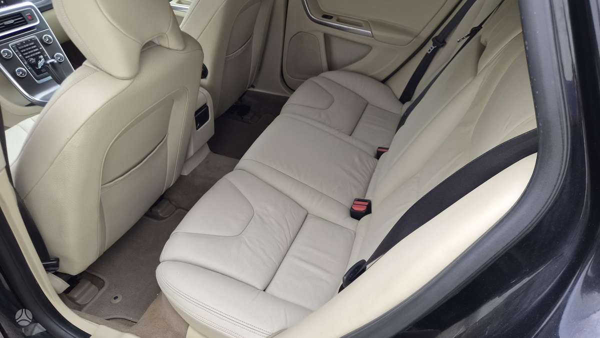 Volvo V60 2011 — photo 13
