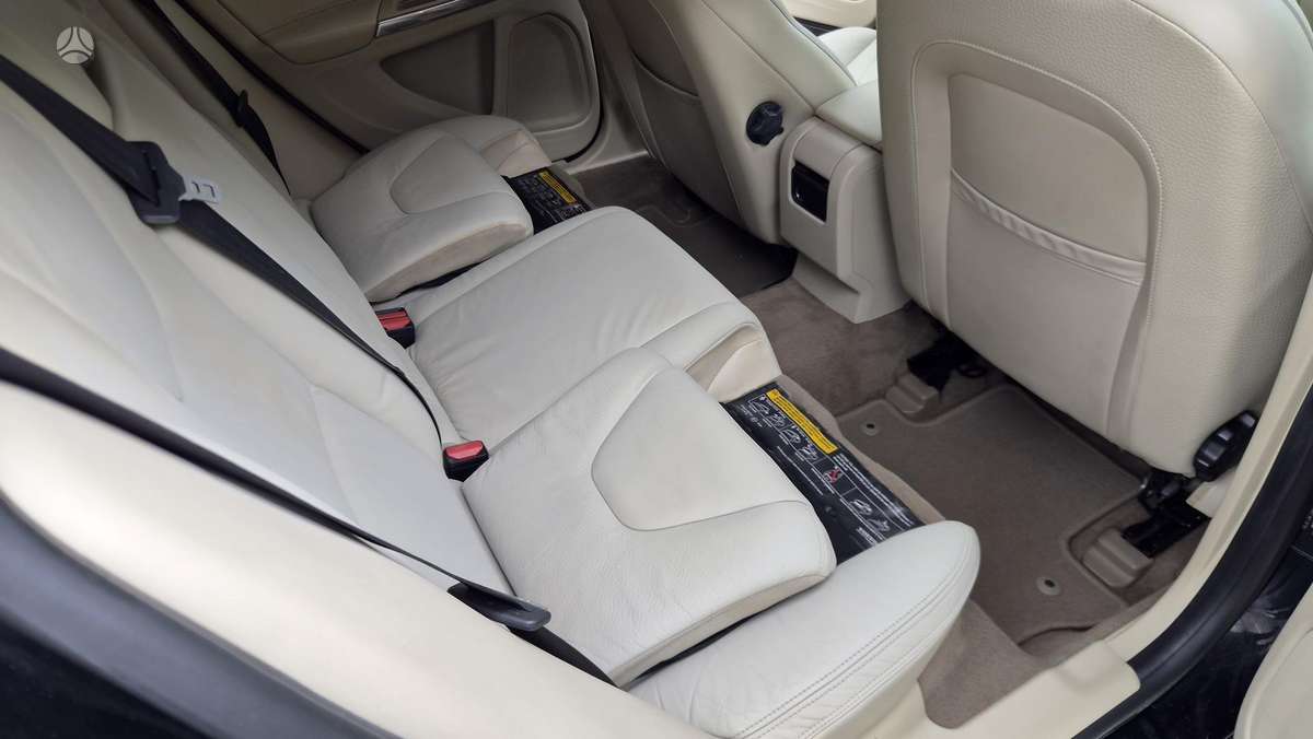 Volvo V60 2011 — photo 14