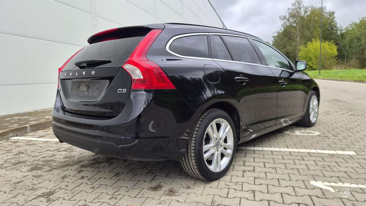 Volvo V60 2011 — photo 8