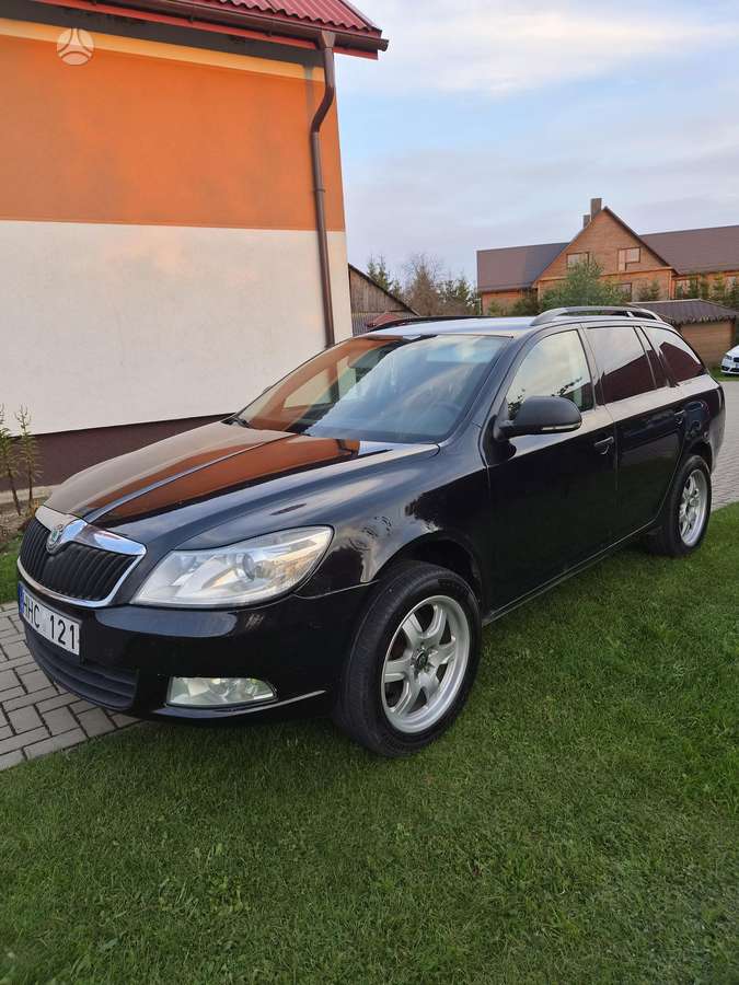 Skoda Octavia 2011 — interior