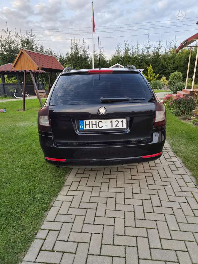 Skoda Octavia 2011 — engine 1598 cm³, 105 HP (77kW)