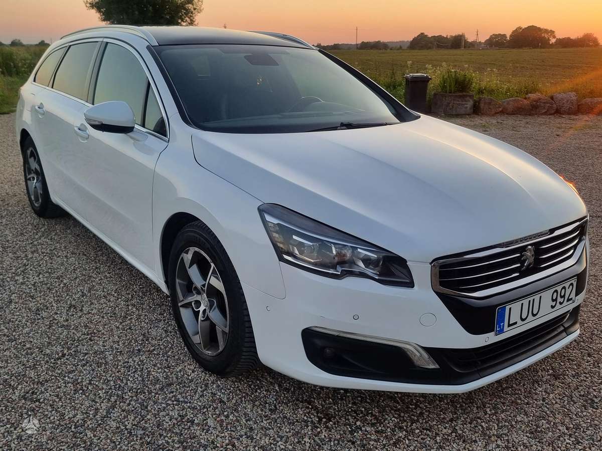 Peugeot 508 2015 — вигляд ззаду