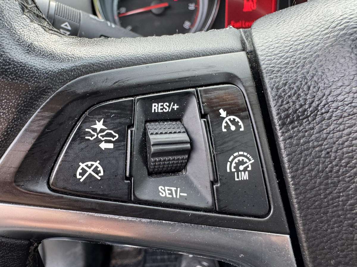 Opel Zafira 2013 — фото 20
