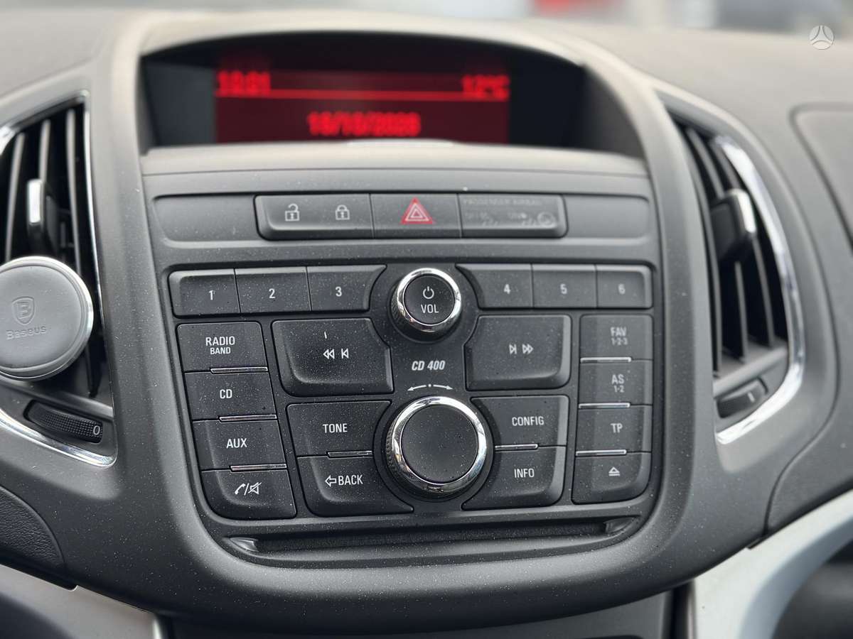 Opel Zafira 2013 — фото 22
